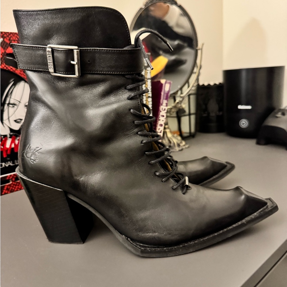 Fluevog Lady Gaga Swordfish Sleek Black Lace Up Leather Boots - Picture 2 of 7